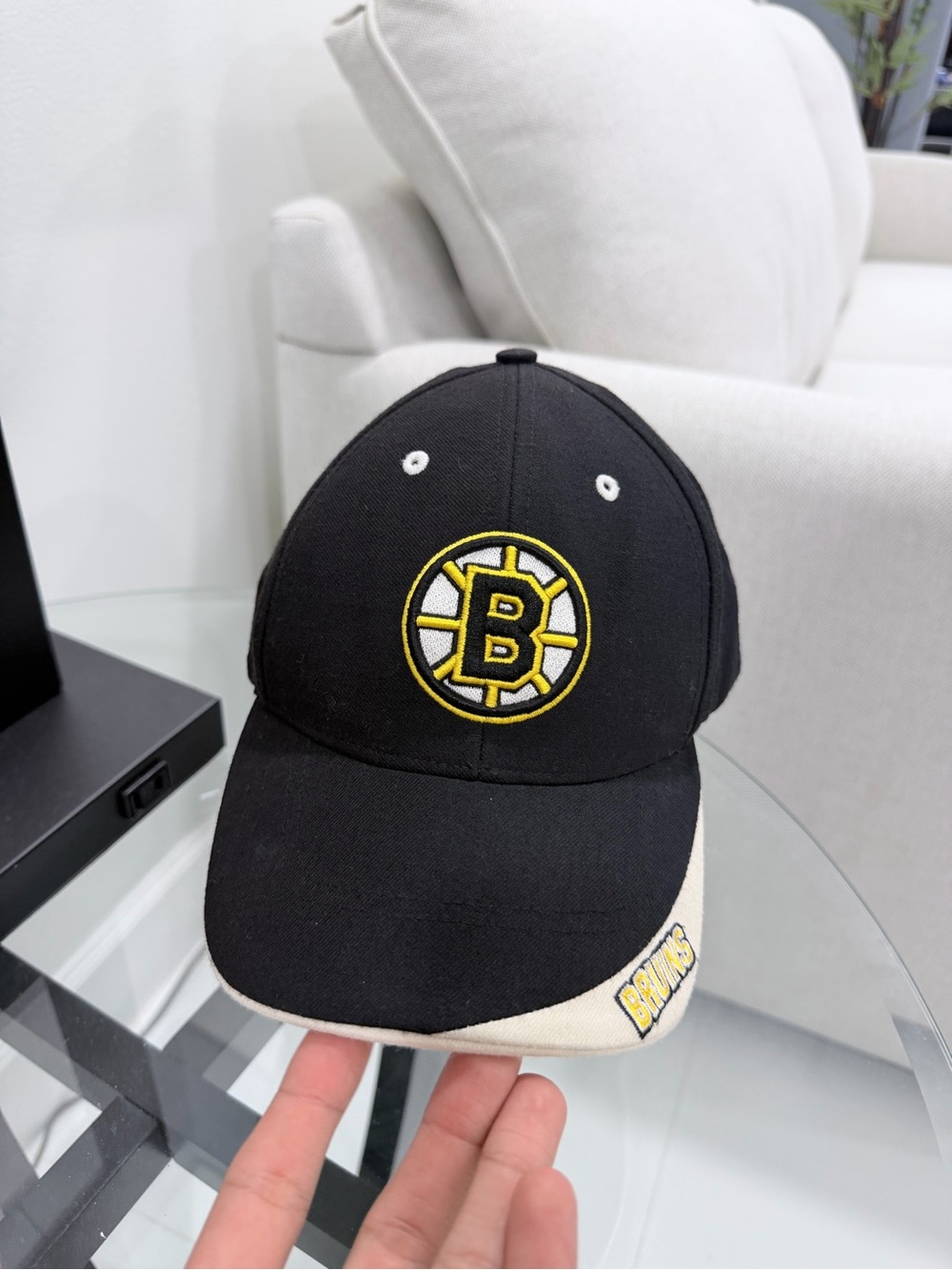Vintage Boston Bruins Strapback Hat 🏒🖤💛
